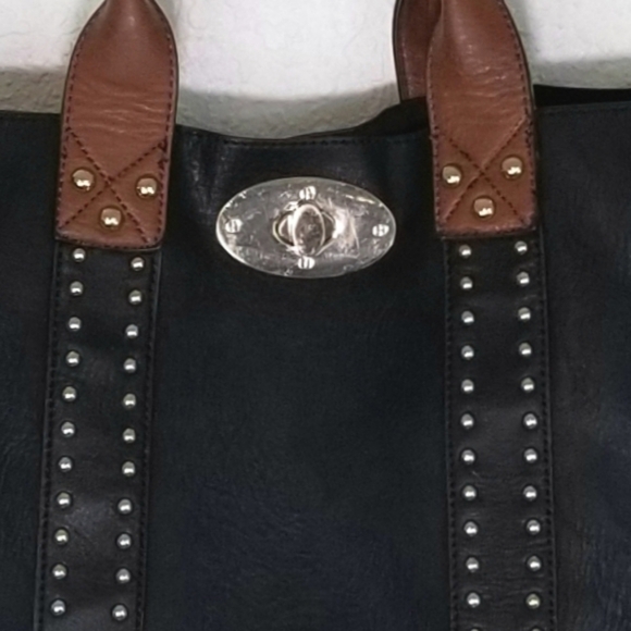 Twist Lock Studded Vegan Leather Handbag Set - Picture 2 of 6